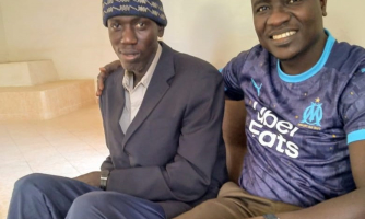 Jadis malade mental attaché à un arbre, Oumar gagne une nouvelle vie sociale